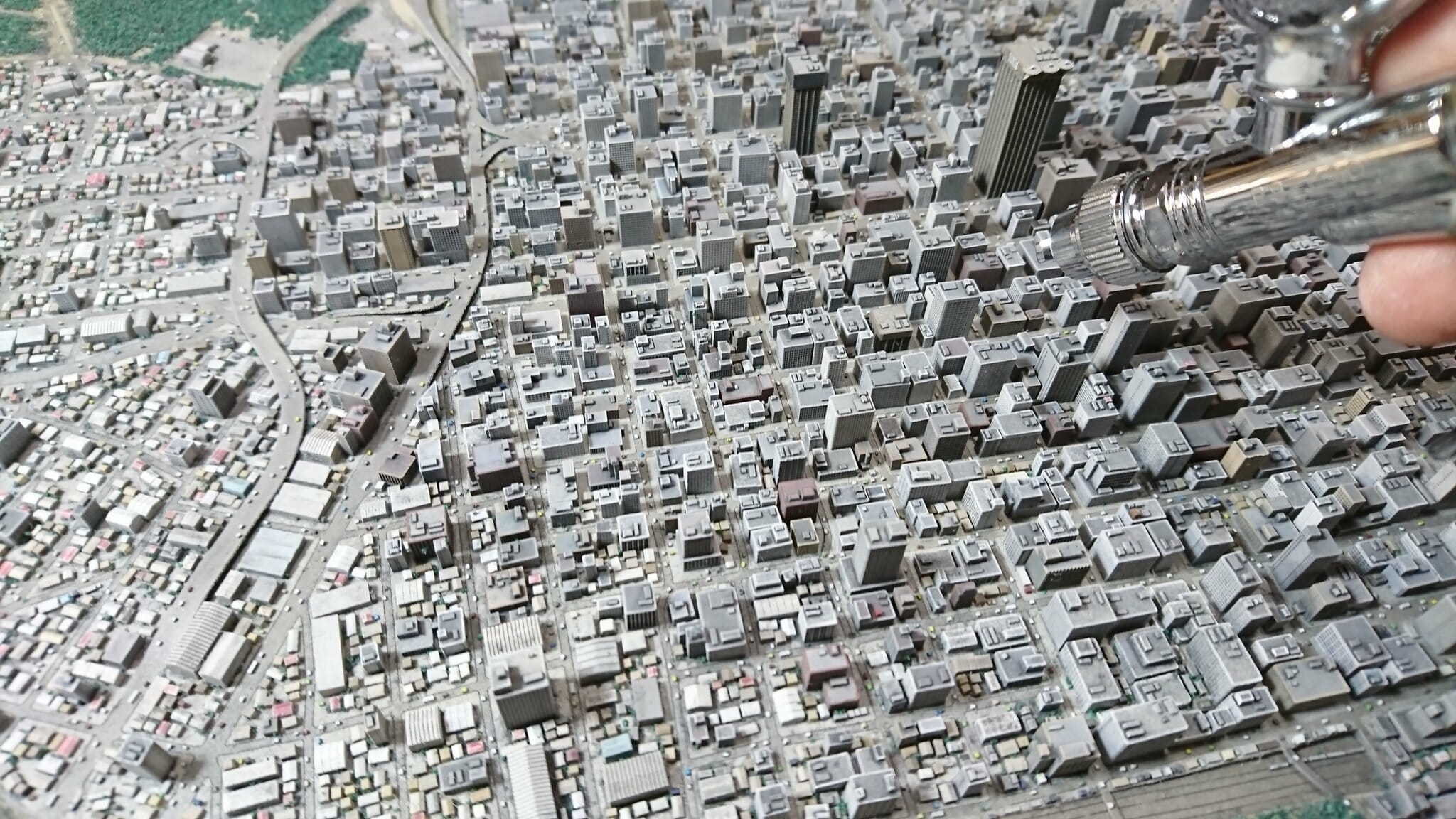 Stunning detail on this District 9 diorama